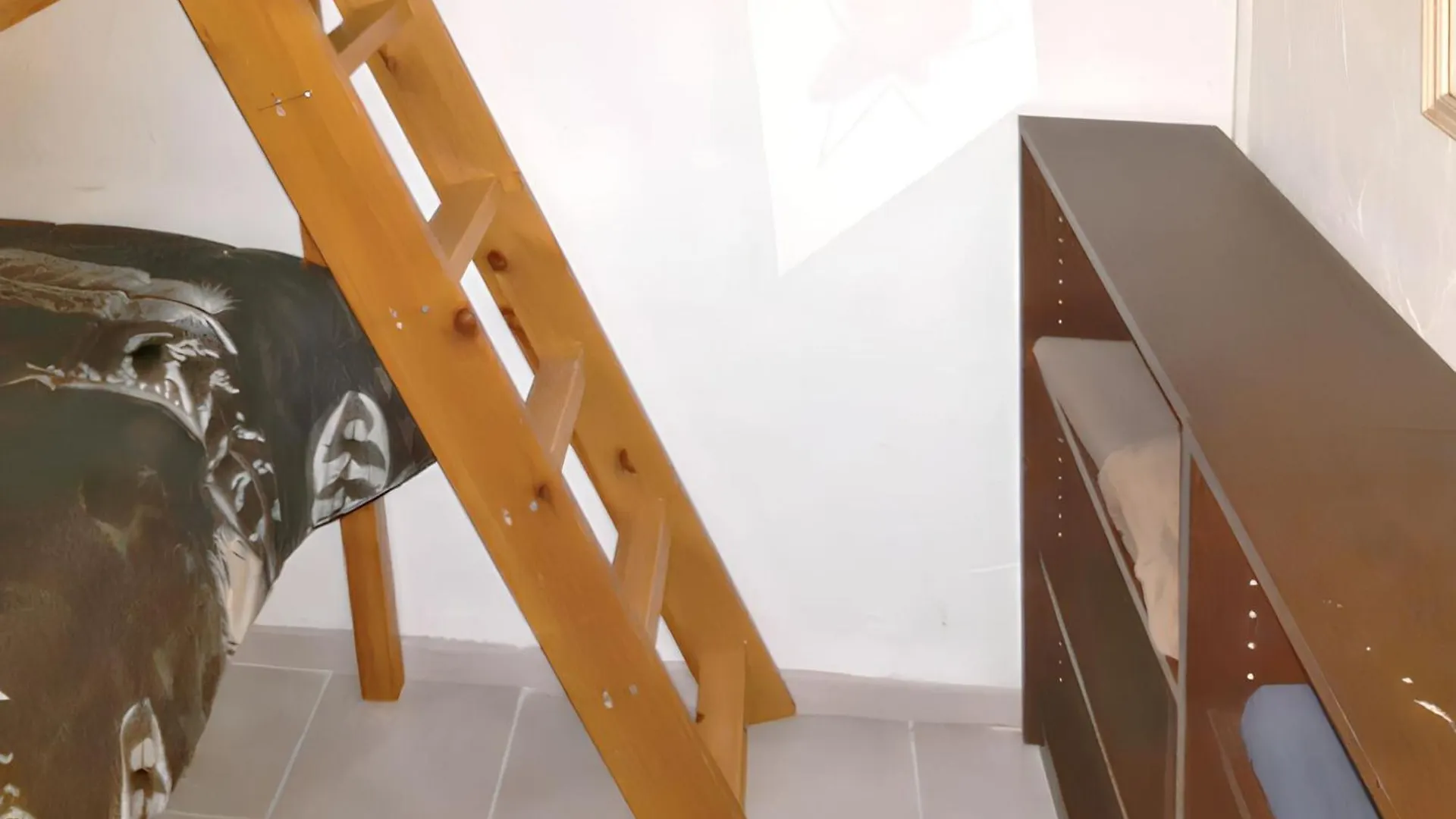 شقة Appartement Charmant A Villeneuve Avec Jardin