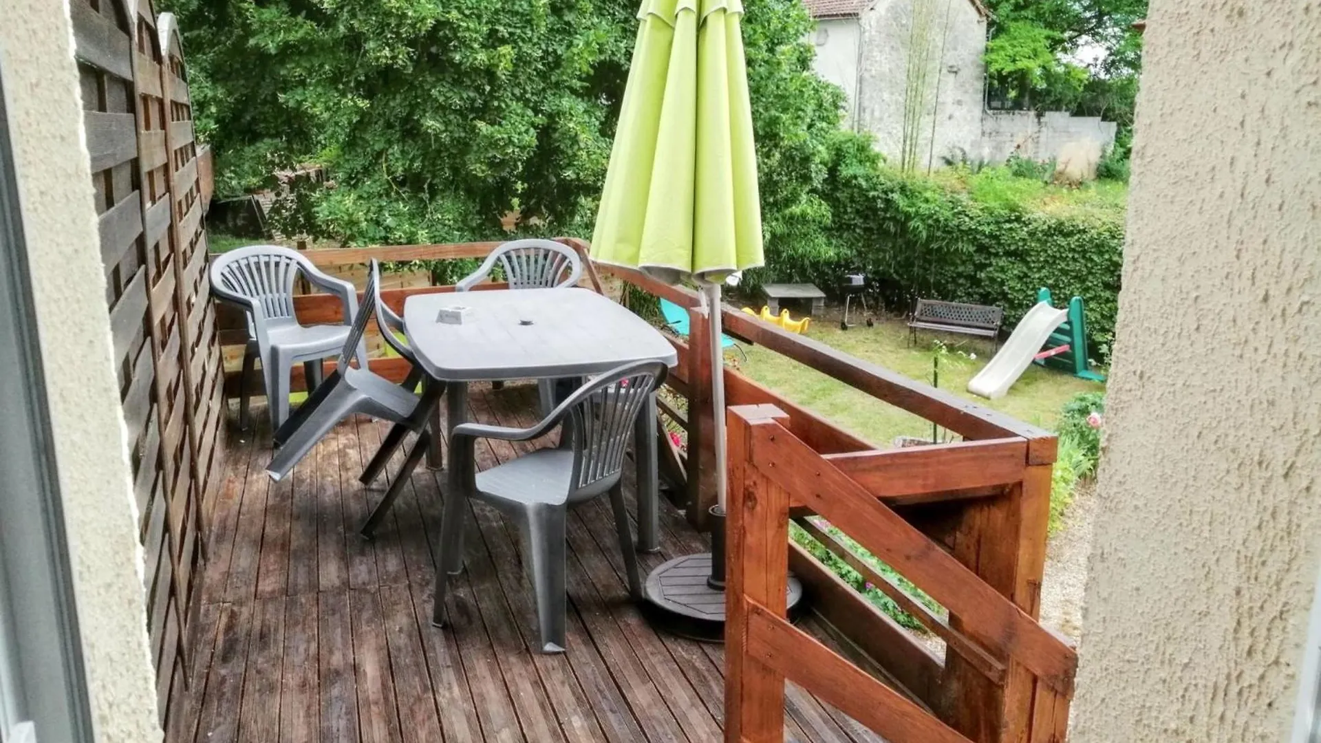 Appartement Charmant A Villeneuve Avec Jardin Villeneuve-dʼAveyron